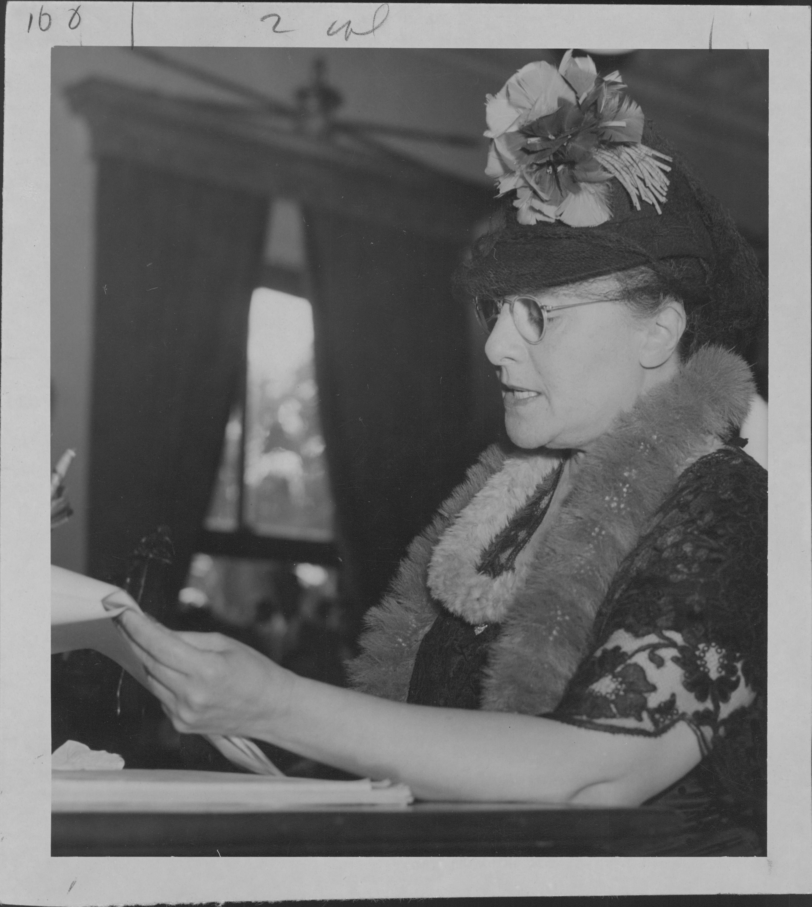 Kamokila presents her testimony at Iolani Palace on January 17, 1946
